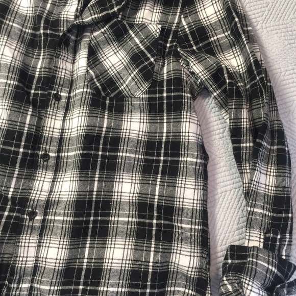 3 for $25 Black and white Flannel - Picture 4 of 4